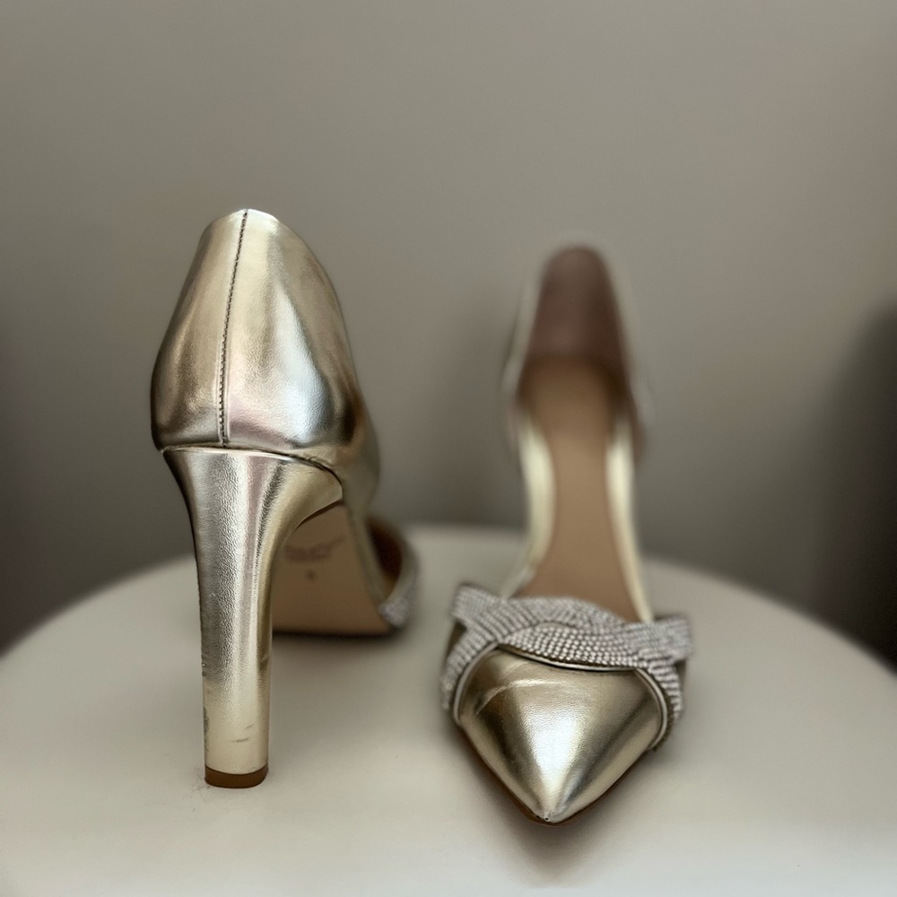 Jewel  Badgley Mischka - - Soft Gold Jeweled Heel